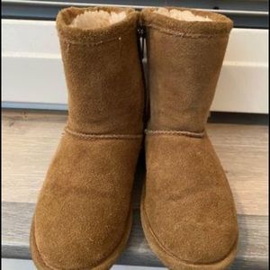 Girls size 12 bearpaw boots